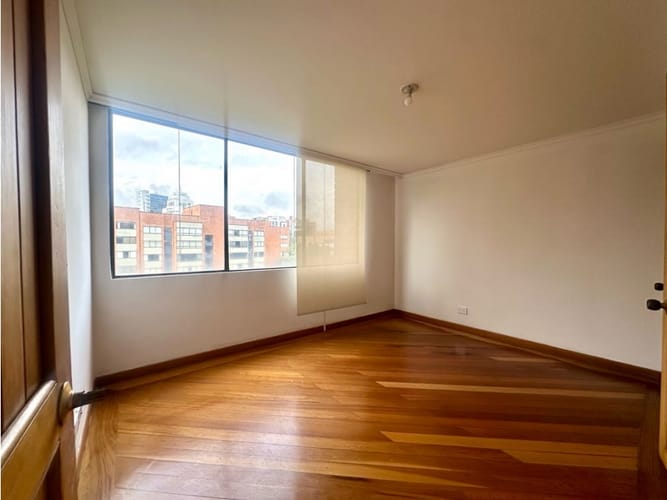 Apartamento de 4 alcobas en venta en El Castillo, Medellín, 227 m² · foto 11 de 24