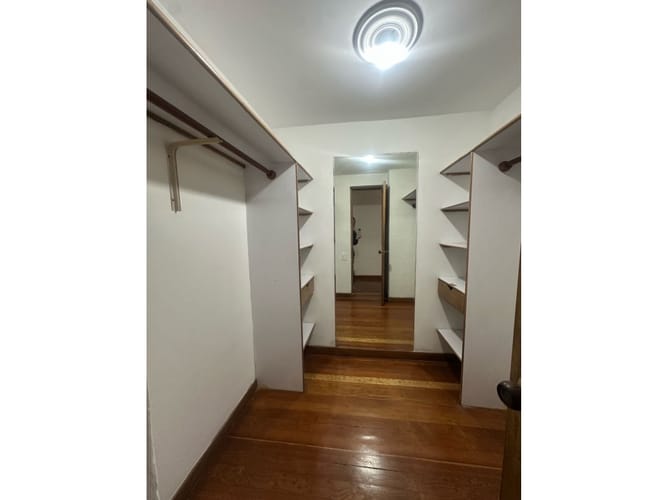 Apartamento de 4 alcobas en venta en El Castillo, Medellín, 227 m² · foto 22 de 24