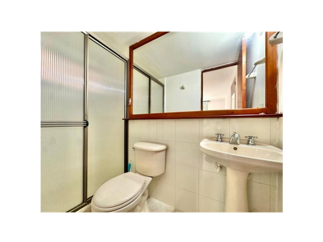 Apartamento de 3 alcobas en venta en El Poblado, Medellín, 80 m² · foto 7 de 10