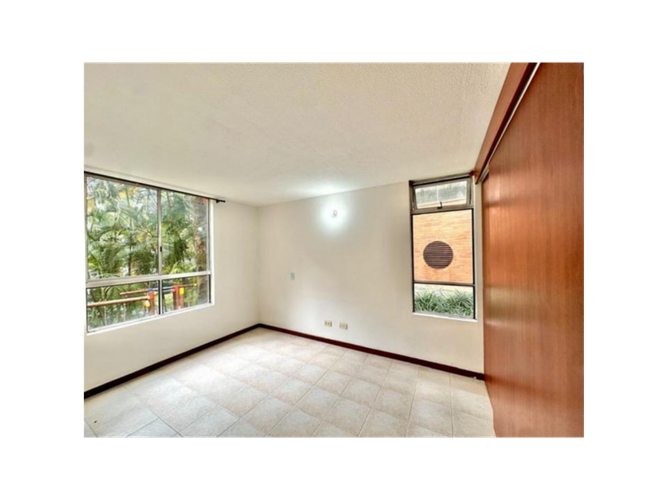 Apartamento de 3 alcobas en venta en El Poblado, Medellín, 80 m² · foto 9 de 10