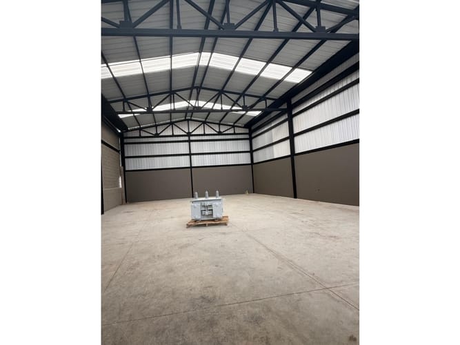Bodega en arriendo en Chuscalito, La Ceja, 300 m² · foto 2 de 2