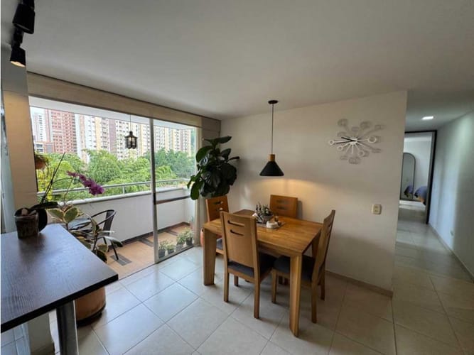 Apartamento de 3 alcobas en venta en Mayorca, Sabaneta, 75 m² · foto 3 de 12