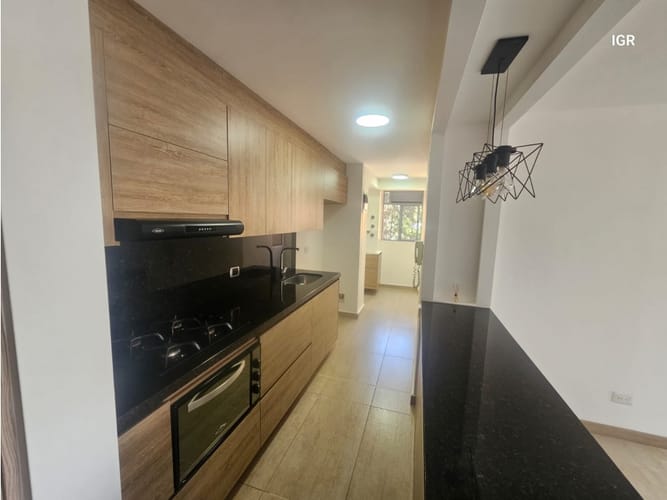 Apartamento de 3 alcobas en venta en San Jose, Sabaneta, 87 m² · foto 4 de 24