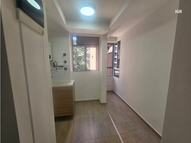 Apartamento de 3 alcobas en venta en San Jose, Sabaneta, 87 m² · foto 6 de 24