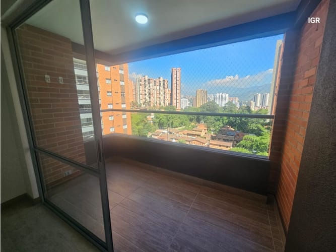 Apartamento de 3 alcobas en venta en San Jose, Sabaneta, 87 m² · foto 12 de 24
