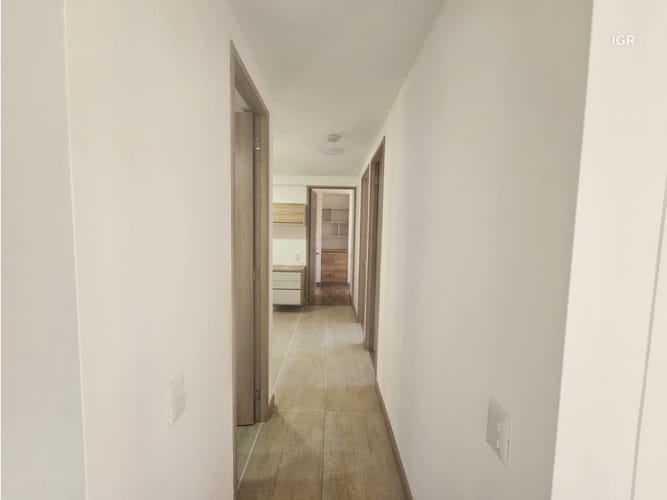 Apartamento de 3 alcobas en venta en San Jose, Sabaneta, 87 m² · foto 14 de 24