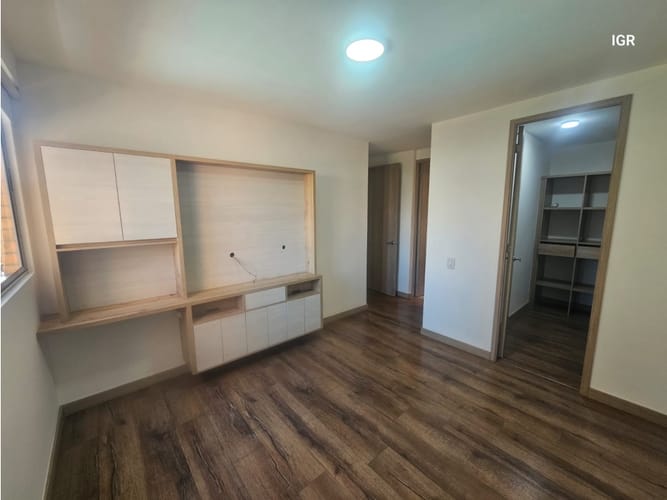 Apartamento de 3 alcobas en venta en San Jose, Sabaneta, 87 m² · foto 22 de 24