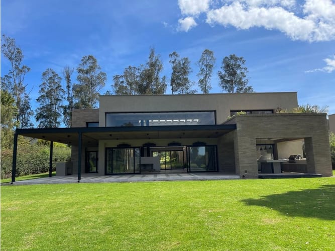Casa de 4 alcobas en venta en Pradera De Potosi, La Calera, 740 m² · foto 2 de 24