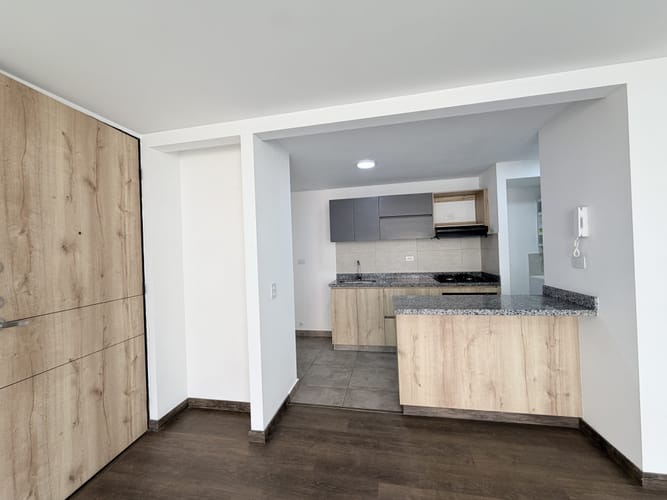 Apartamento de 3 alcobas en venta en Ub Alicante, Mosquera, 72 m² · foto 4 de 24