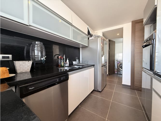Apartamento de 3 alcobas en venta en Colina Campestre, Bogotá, 208 m² · foto 8 de 24