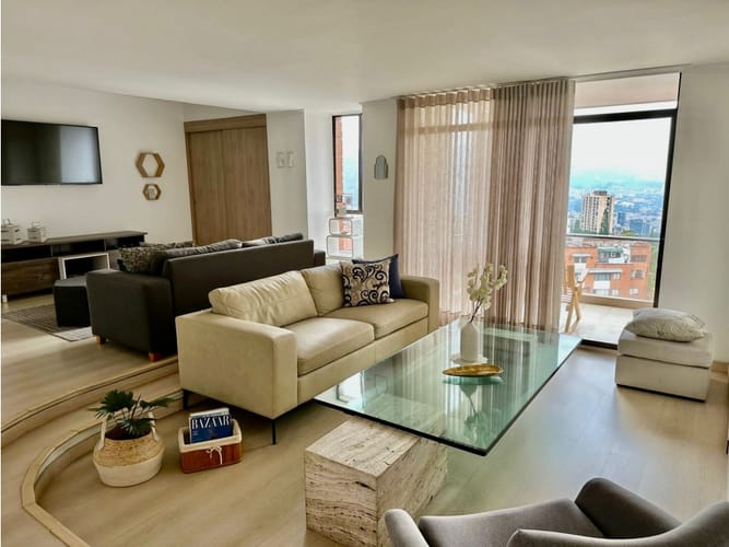 Apartamento de 4 alcobas en arriendo en Patio Bonito, Medellín, 170 m² · foto 2 de 15