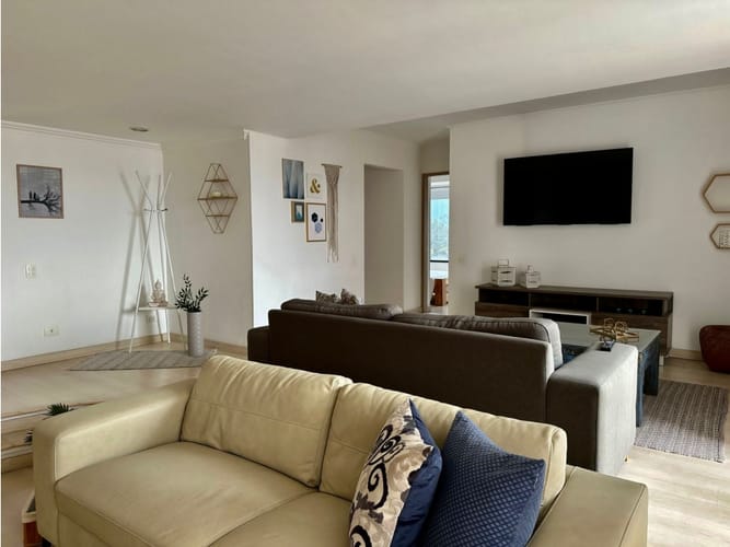 Apartamento de 4 alcobas en arriendo en Patio Bonito, Medellín, 170 m² · foto 8 de 15