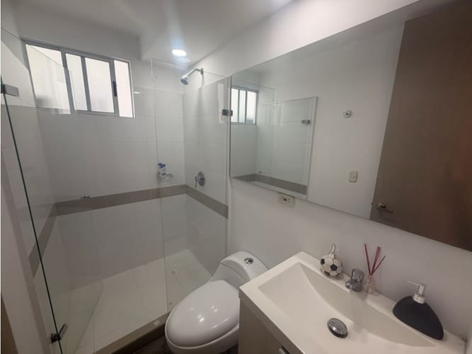 Apartamento de 2 alcobas en venta en Valle Del Lili, Cali, 79 m² · foto 7 de 13