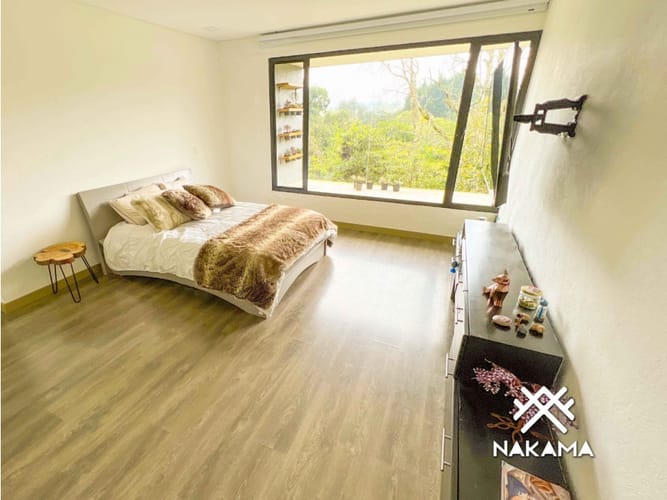 Casa de 5 alcobas en arriendo en Santa Catalina, Medellín, 491 m² · foto 5 de 12