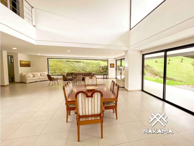Casa de 5 alcobas en arriendo en Santa Catalina, Medellín, 491 m² · foto 11 de 12