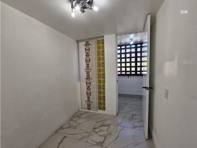 Apartamento de 4 alcobas en venta en San Jose, Sabaneta, 98 m² · foto 15 de 24