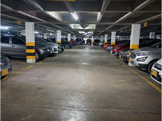 Apartamento de 3 alcobas en venta en Pontevedra, Bogotá, 104 m² · foto 22 de 24