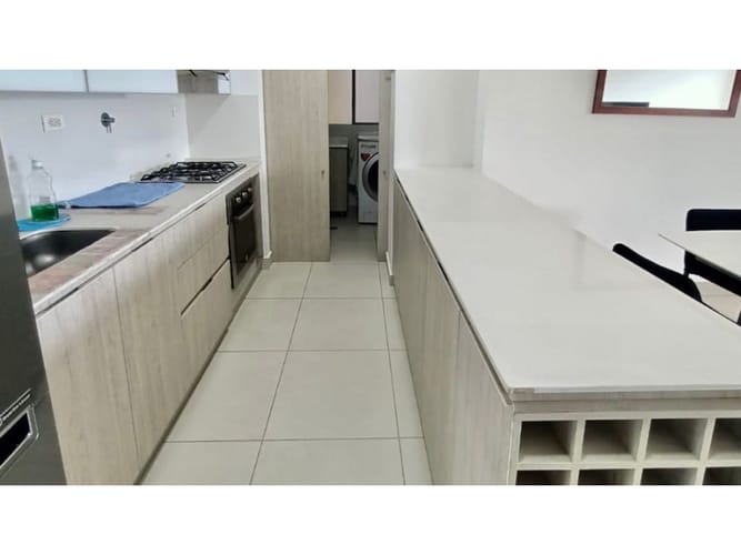 Apartamento de 3 alcobas en arriendo en Villa Carlota, Medellín, 140 m² · foto 3 de 15