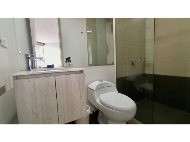 Apartamento de 3 alcobas en arriendo en Villa Carlota, Medellín, 140 m² · foto 8 de 15