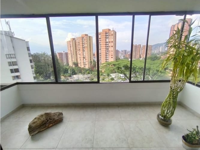 Apartamento de 4 alcobas en arriendo en Los Balsos, Medellín, 270 m² · foto 5 de 24