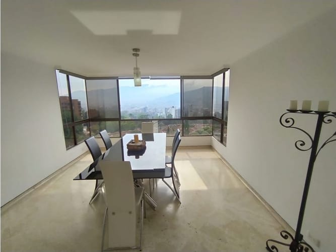 Apartamento de 4 alcobas en arriendo en Los Balsos, Medellín, 270 m² · foto 8 de 24
