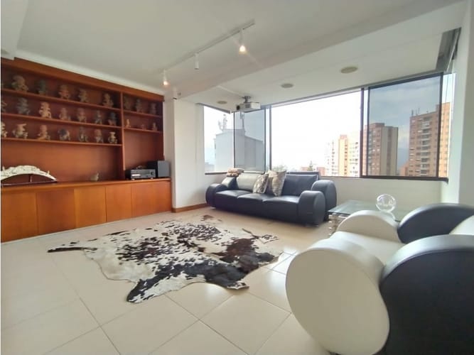 Apartamento de 4 alcobas en arriendo en Los Balsos, Medellín, 270 m² · foto 10 de 24