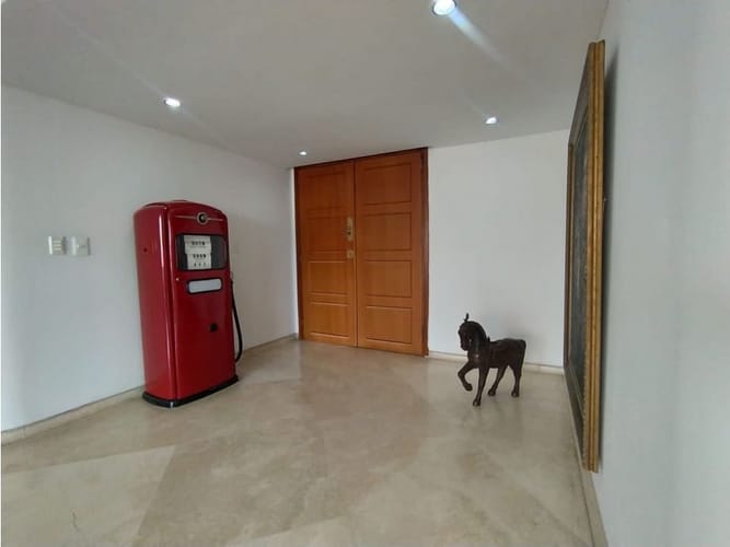 Apartamento de 4 alcobas en arriendo en Los Balsos, Medellín, 270 m² · foto 11 de 24