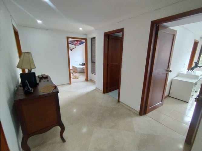 Apartamento de 4 alcobas en arriendo en Los Balsos, Medellín, 270 m² · foto 12 de 24