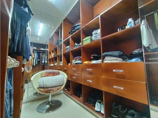 Apartamento de 4 alcobas en arriendo en Los Balsos, Medellín, 270 m² · foto 14 de 24