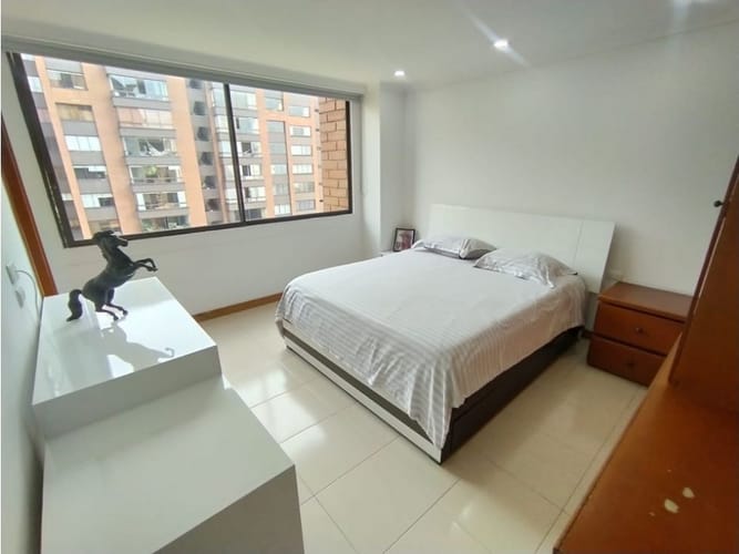 Apartamento de 4 alcobas en arriendo en Los Balsos, Medellín, 270 m² · foto 21 de 24
