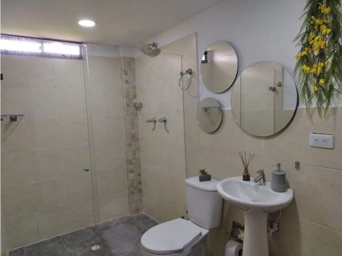 Casa de 5 alcobas en arriendo en Vía Las Palmas, Envigado, 380 m² · foto 14 de 17
