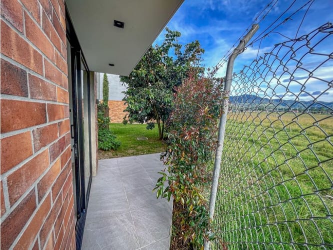 Casa de 4 alcobas en venta en La Ceja, 236 m² · foto 12 de 13