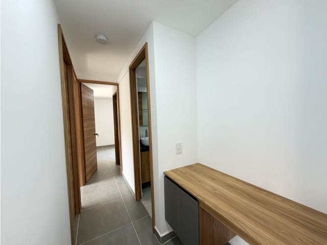Apartamento de 3 alcobas en venta en Los Gomez, Itagüí, 55 m² · foto 5 de 11