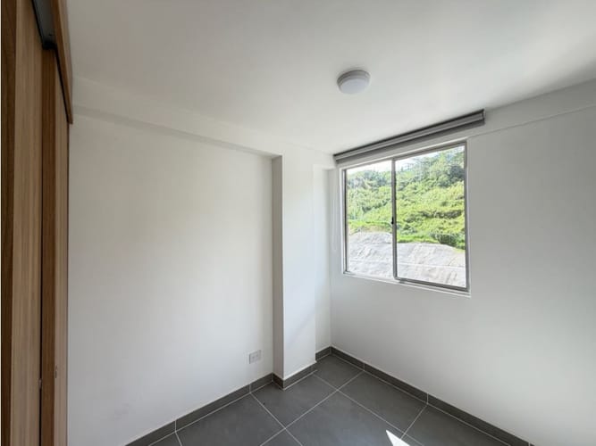 Apartamento de 3 alcobas en venta en Los Gomez, Itagüí, 55 m² · foto 7 de 11