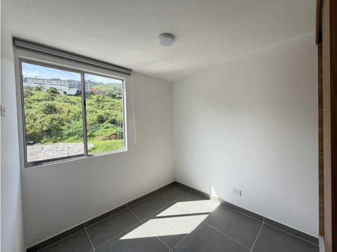 Apartamento de 3 alcobas en venta en Los Gomez, Itagüí, 55 m² · foto 9 de 11