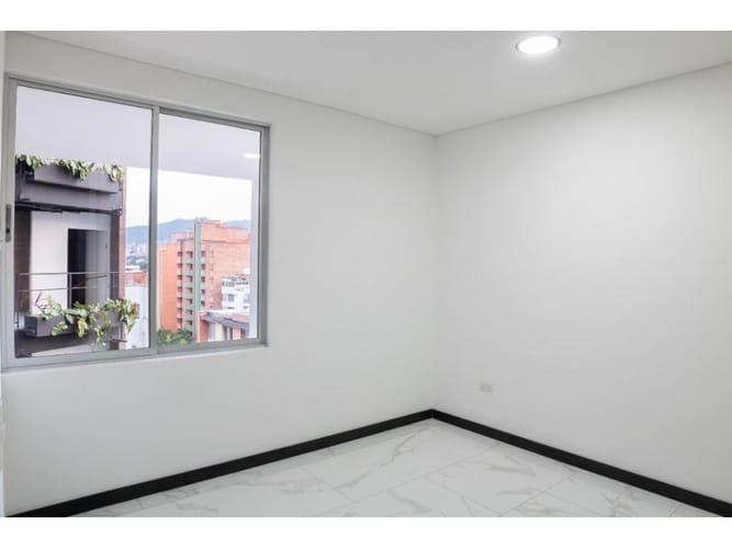 Apartamento de 3 alcobas en venta en Lorena, Medellín, 200 m² · foto 9 de 18