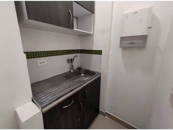 Oficina en arriendo en Suramericana, Medellín, 210 m² · foto 7 de 14