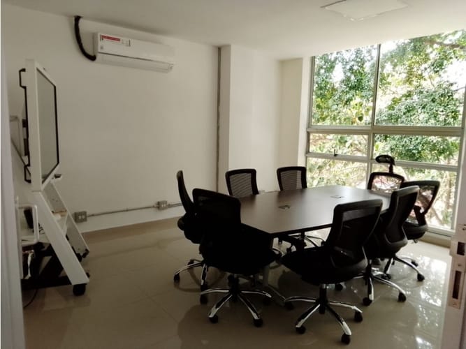 Oficina en arriendo en Suramericana, Medellín, 210 m² · foto 13 de 14