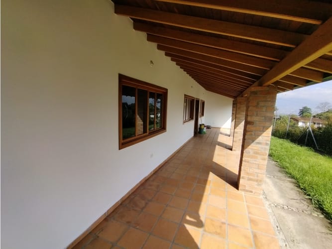 Casa de 3 alcobas en arriendo en San Rafael, Envigado, 230 m² · foto 4 de 24