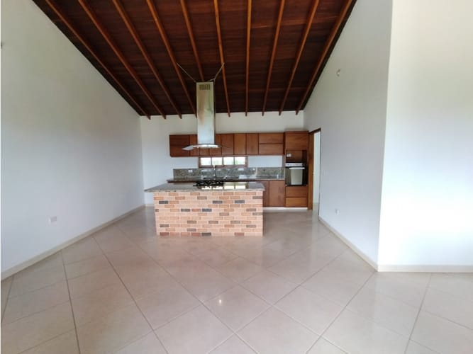 Casa de 3 alcobas en arriendo en San Rafael, Envigado, 230 m² · foto 5 de 24