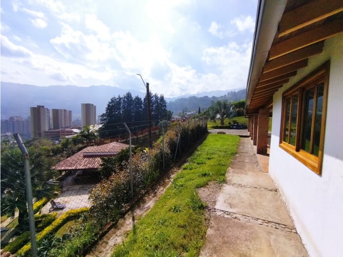Casa de 3 alcobas en arriendo en San Rafael, Envigado, 230 m² · foto 24 de 24