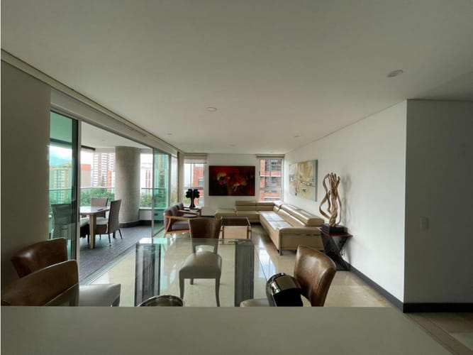 Apartamento de 3 alcobas en arriendo en Castropol, Medellín, 138 m² · foto 4 de 24