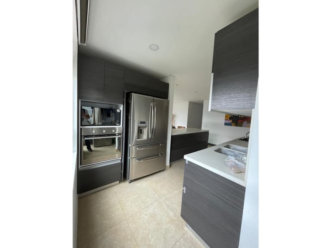 Apartamento de 3 alcobas en arriendo en Castropol, Medellín, 138 m² · foto 11 de 24
