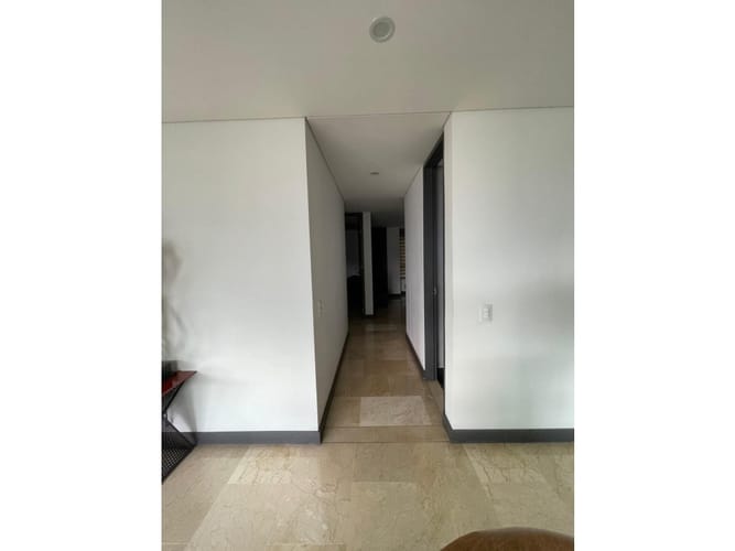 Apartamento de 3 alcobas en arriendo en Castropol, Medellín, 138 m² · foto 17 de 24