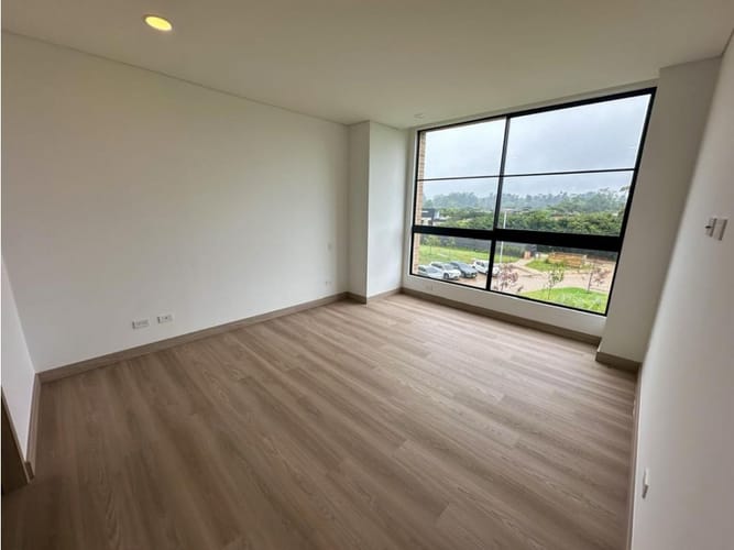 Apartamento de 3 alcobas en arriendo en Llano Grande, Rionegro, 298 m² · foto 4 de 14
