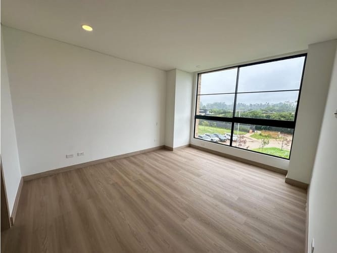 Apartamento de 3 alcobas en arriendo en Llano Grande, Rionegro, 298 m² · foto 5 de 14