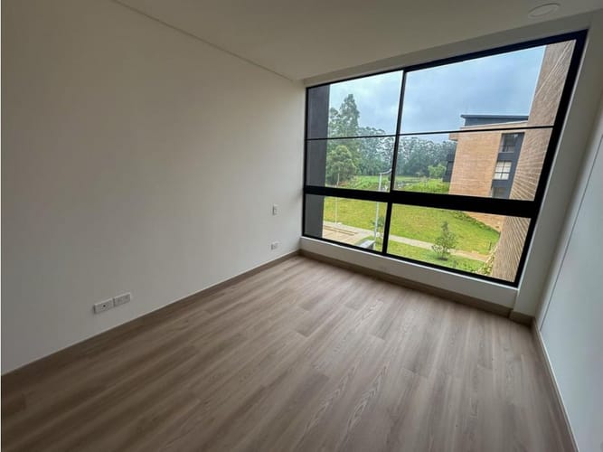 Apartamento de 3 alcobas en arriendo en Llano Grande, Rionegro, 298 m² · foto 6 de 14