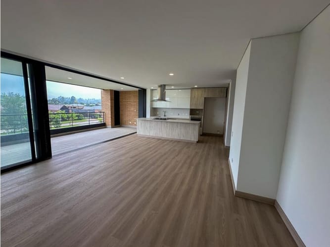 Apartamento de 3 alcobas en arriendo en Llano Grande, Rionegro, 298 m² · foto 8 de 14