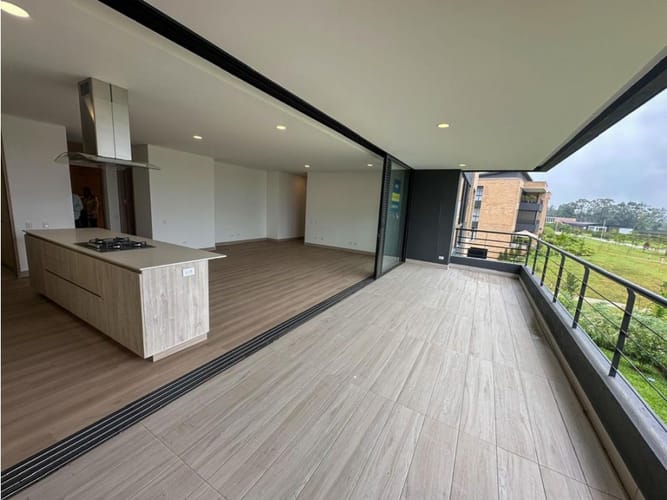 Apartamento de 3 alcobas en arriendo en Llano Grande, Rionegro, 298 m² · foto 9 de 14