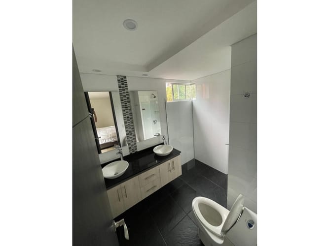 Apartamento de 3 alcobas en arriendo en Castropol, Medellín, 138 m² · foto 24 de 24